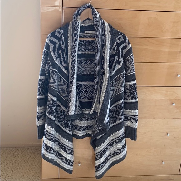 Old Navy Knitted style Sweater. - Picture 2 of 4